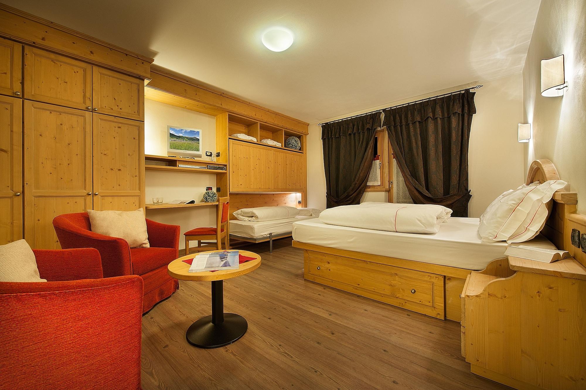 Hotel Meeting ลีวินโญ ภายนอก รูปภาพ