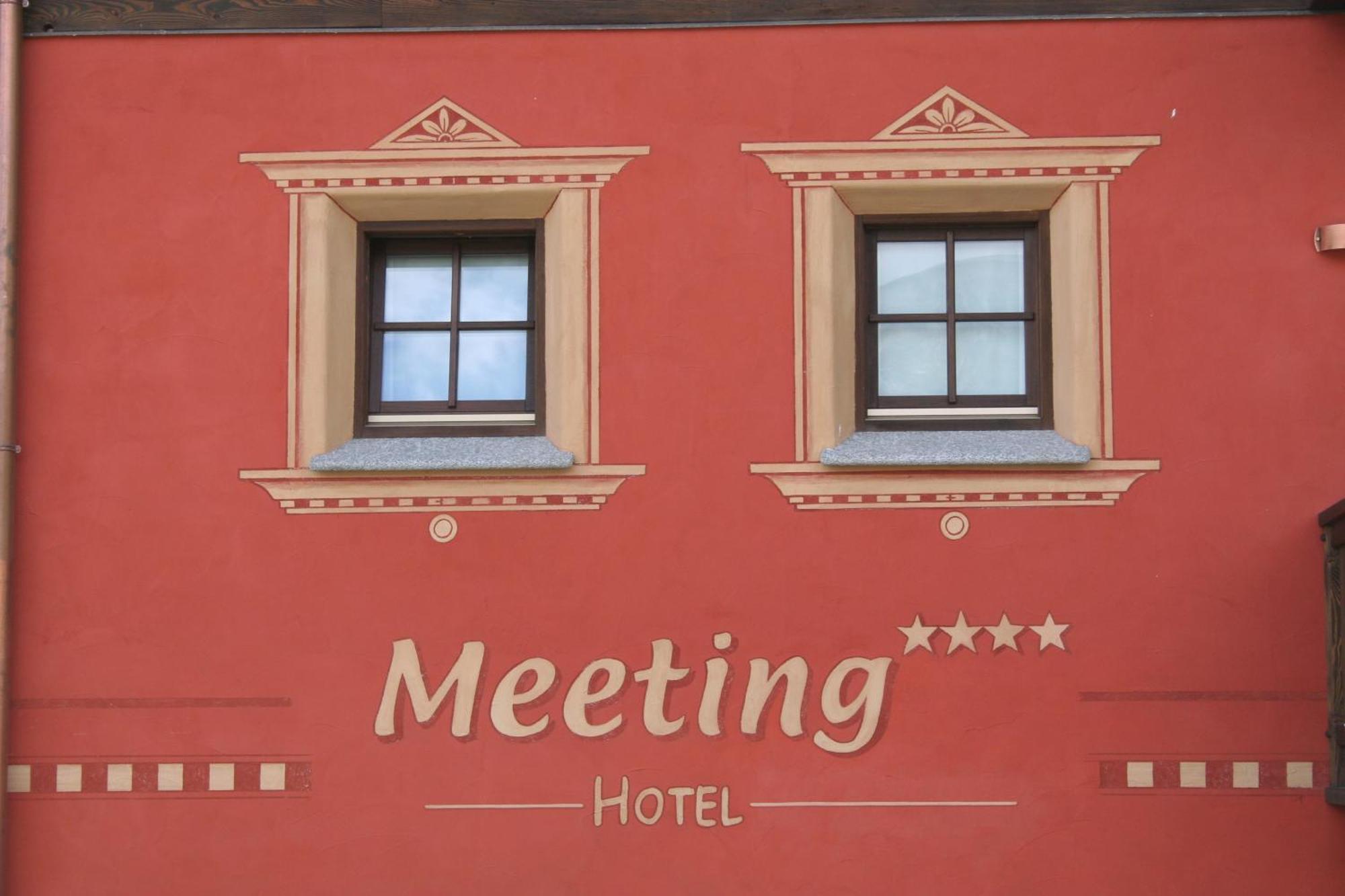 Hotel Meeting ลีวินโญ ภายนอก รูปภาพ