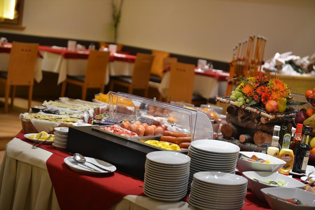 Hotel Meeting ลีวินโญ ภายนอก รูปภาพ