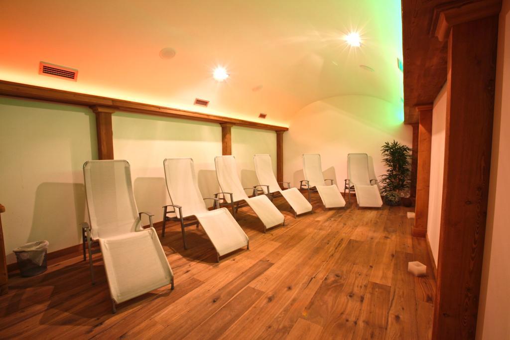 Hotel Meeting ลีวินโญ ภายนอก รูปภาพ
