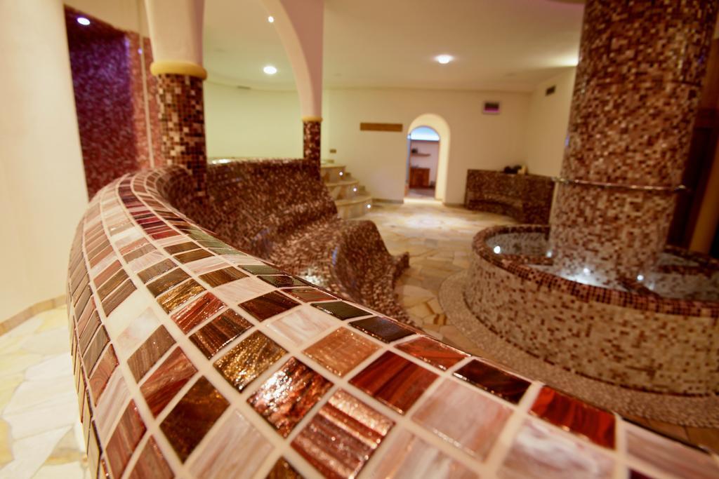 Hotel Meeting ลีวินโญ ภายนอก รูปภาพ
